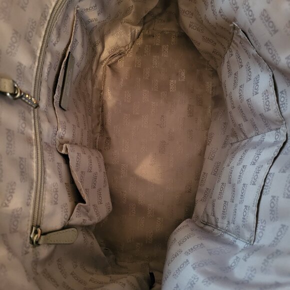 Michael Kors Large Jet Set Travel Tote - Picture 7 of 9